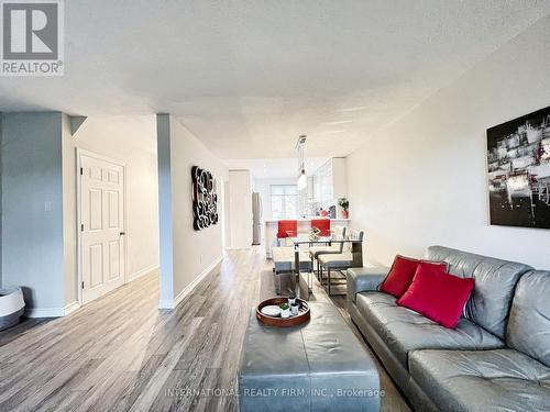 49 - 2445 Homelands Drive, Mississauga, ON - Indoor Photo Showing Living Room