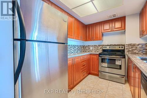 Ph601 - 5765 Yonge Street, Toronto (Newtonbrook East), ON - Indoor Photo Showing Kitchen