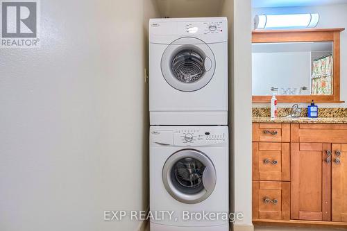 Ph601 - 5765 Yonge Street, Toronto (Newtonbrook East), ON - Indoor Photo Showing Laundry Room