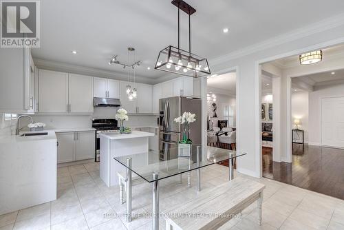 25 Silk Oak Court, Vaughan, ON - Indoor Photo Showing Kitchen