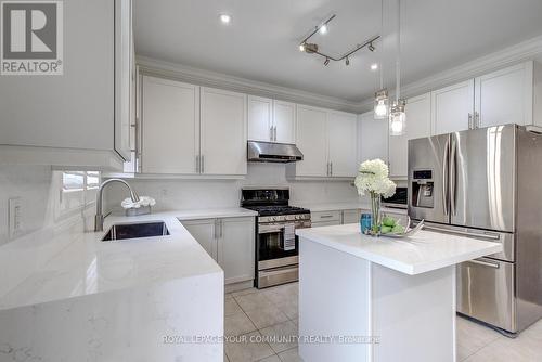 25 Silk Oak Court, Vaughan, ON - Indoor Photo Showing Kitchen With Stainless Steel Kitchen