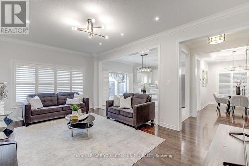 25 Silk Oak Court, Vaughan, ON - Indoor Photo Showing Living Room