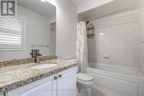 25 Silk Oak Court, Vaughan, ON - Indoor Photo Showing Bathroom