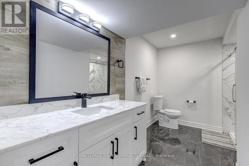 25 Silk Oak Court, Vaughan, ON - Indoor Photo Showing Bathroom