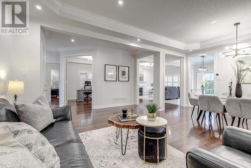 25 Silk Oak Court, Vaughan, ON - Indoor Photo Showing Living Room