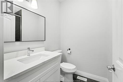 105 Bonnett Road, Amherstburg, ON - Indoor Photo Showing Bathroom