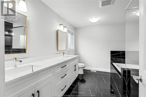 105 Bonnett Road, Amherstburg, ON - Indoor Photo Showing Bathroom