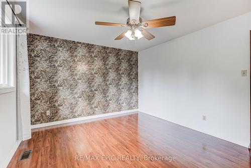 19190 Centre Street, East Gwillimbury, ON - Indoor Photo Showing Other Room