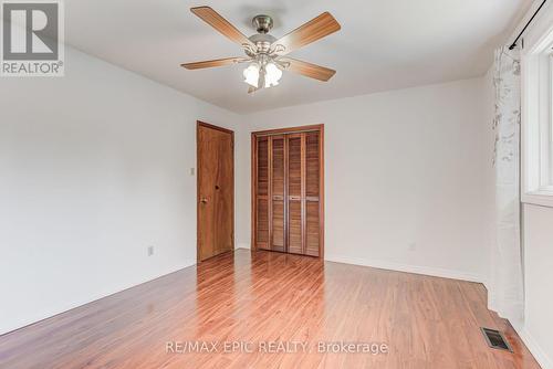 19190 Centre Street, East Gwillimbury, ON - Indoor Photo Showing Other Room