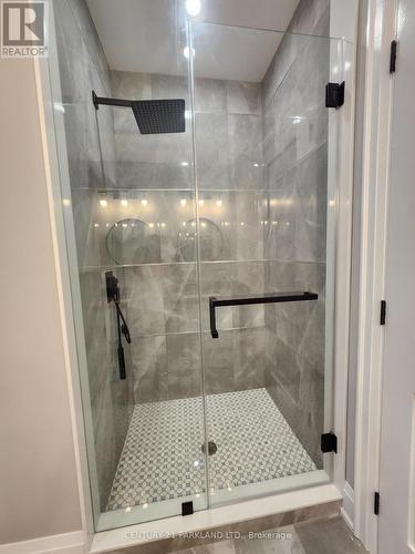 13 Stanley Avenue, Oro-Medonte, ON - Indoor Photo Showing Bathroom