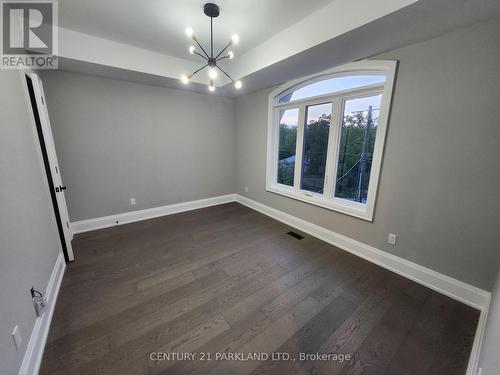 13 Stanley Avenue, Oro-Medonte, ON - Indoor Photo Showing Other Room