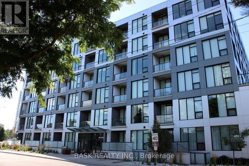 424 - 690 King Street W, Kitchener, ON - Outdoor With Balcony With Facade