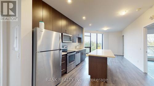 424 - 690 King Street W, Kitchener, ON - Indoor Photo Showing Kitchen With Stainless Steel Kitchen With Upgraded Kitchen