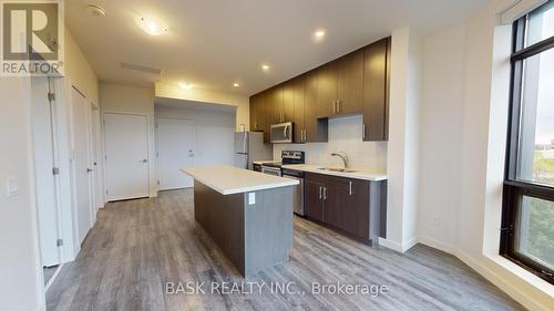 424 - 690 King Street W, Kitchener, ON - Indoor Photo Showing Kitchen