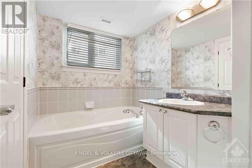 803 - 120 Grant Carman Drive, Ottawa, ON - Indoor Photo Showing Bathroom