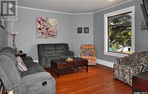 549 19Th Street E, Prince Albert, SK - Indoor Photo Showing Living Room