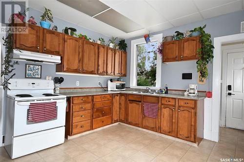 549 19Th Street E, Prince Albert, SK - Indoor Photo Showing Kitchen With Double Sink