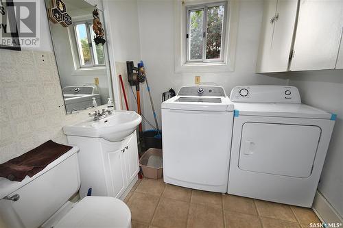 549 19Th Street E, Prince Albert, SK - Indoor Photo Showing Laundry Room