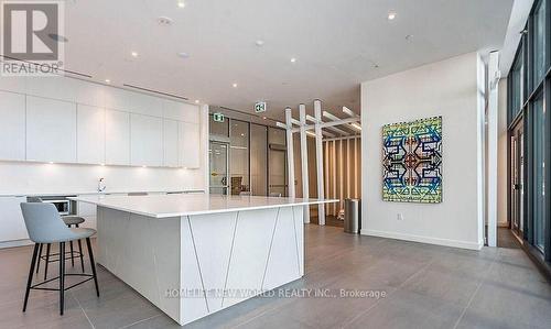 2909 - 3883 Quartz Road, Mississauga, ON - Indoor Photo Showing Kitchen