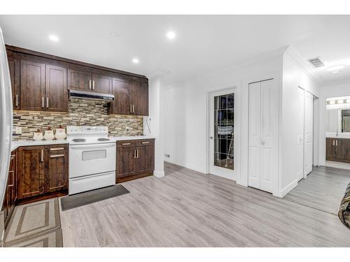 6926 134 Street, Surrey, BC - Indoor Photo Showing Kitchen