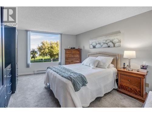 86 Lakeshore Drive Unit# 202, Penticton, BC - Indoor Photo Showing Bedroom