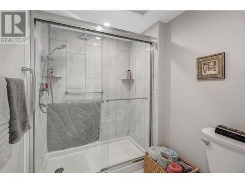 86 Lakeshore Drive Unit# 202, Penticton, BC - Indoor Photo Showing Bathroom