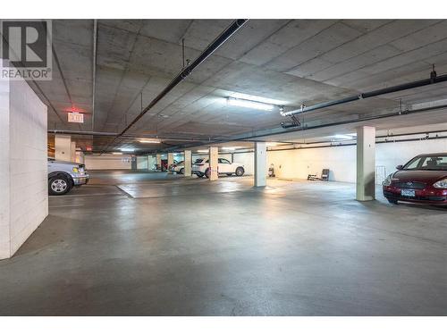 86 Lakeshore Drive Unit# 202, Penticton, BC - Indoor Photo Showing Garage