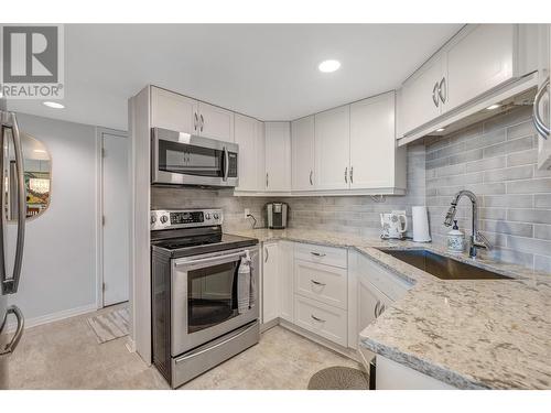 86 Lakeshore Drive Unit# 202, Penticton, BC - Indoor Photo Showing Kitchen With Upgraded Kitchen