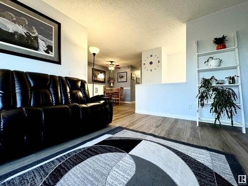 4609 35 Av Nw, Edmonton, AB - Indoor