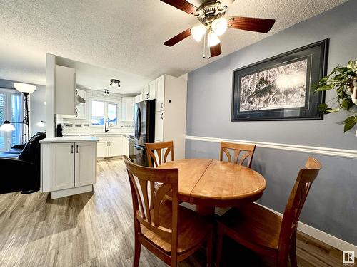 4609 35 Av Nw, Edmonton, AB - Indoor Photo Showing Dining Room