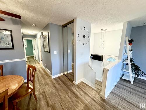 4609 35 Av Nw, Edmonton, AB - Indoor Photo Showing Dining Room