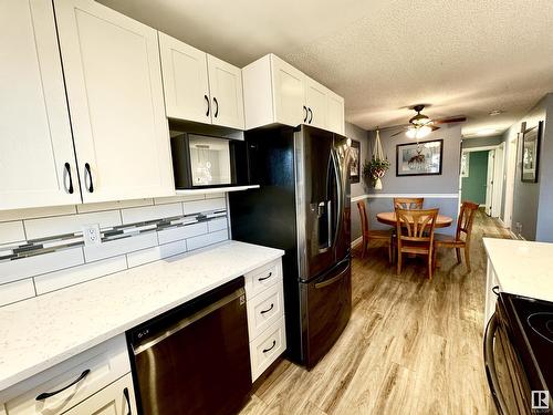 4609 35 Av Nw, Edmonton, AB - Indoor Photo Showing Kitchen