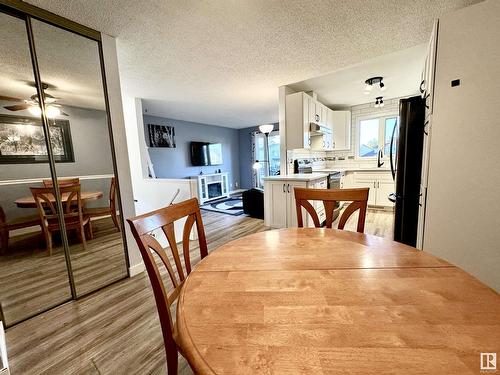 4609 35 Av Nw, Edmonton, AB - Indoor Photo Showing Dining Room