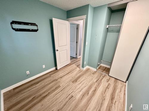 4609 35 Av Nw, Edmonton, AB - Indoor Photo Showing Other Room