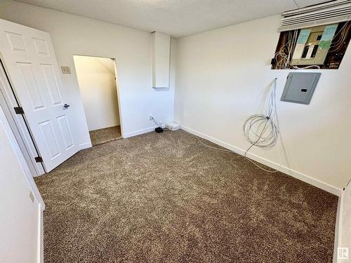 4609 35 Av Nw, Edmonton, AB - Indoor Photo Showing Other Room