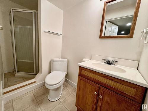 4609 35 Av Nw, Edmonton, AB - Indoor Photo Showing Bathroom