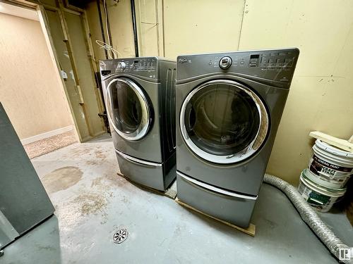 4609 35 Av Nw, Edmonton, AB - Indoor Photo Showing Laundry Room