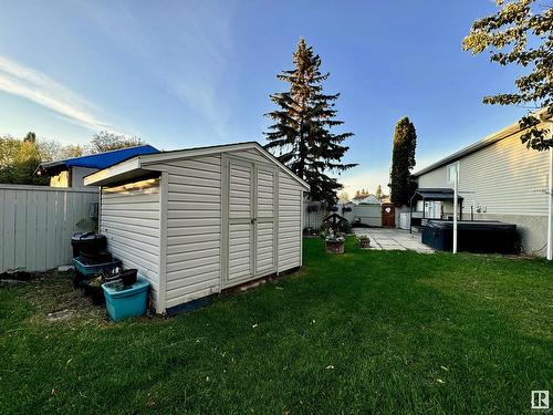 4609 35 Av Nw, Edmonton, AB - Outdoor