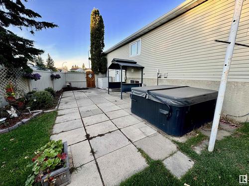 4609 35 Av Nw, Edmonton, AB - Outdoor With Exterior