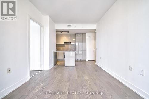 4505 - 7 Grenville Street, Toronto, ON - Indoor Photo Showing Kitchen