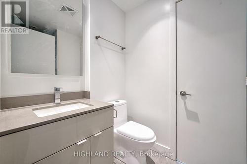 4505 - 7 Grenville Street, Toronto, ON - Indoor Photo Showing Bathroom