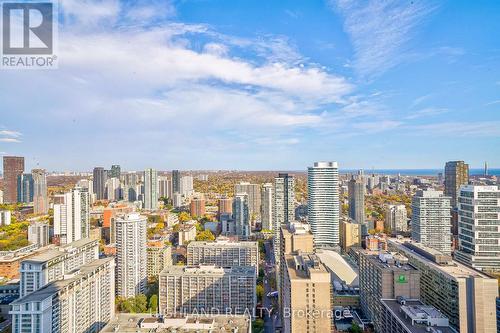 4505 - 7 Grenville Street, Toronto, ON - Outdoor With View