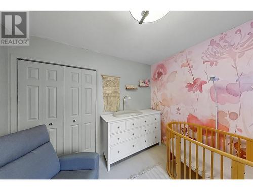 160 Portview Court, Kelowna, BC - Indoor Photo Showing Bedroom