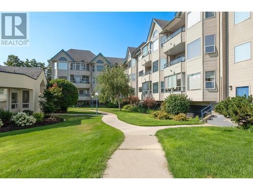 3283 Casorso Road Unit# 308, Kelowna, BC - Outdoor With Balcony With Facade