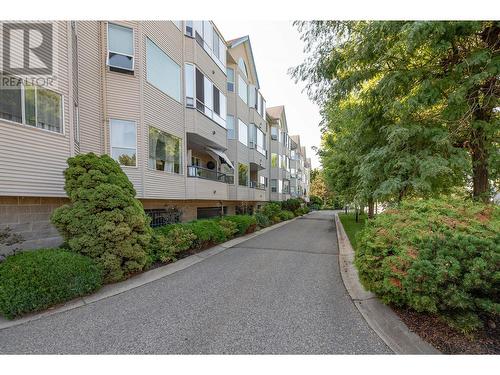 3283 Casorso Road Unit# 308, Kelowna, BC - Outdoor