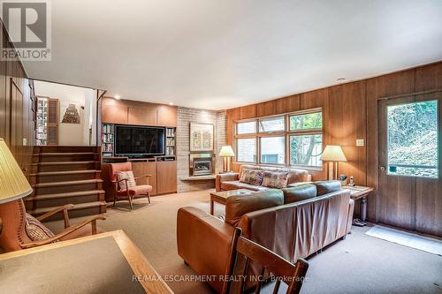 1 Hillcrest Court, Hamilton (Kirkendall), ON - Indoor Photo Showing Living Room