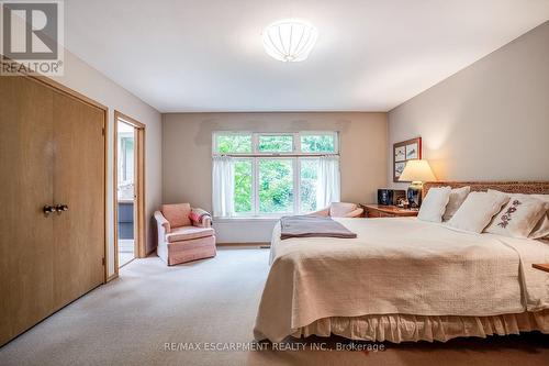 1 Hillcrest Court, Hamilton, ON - Indoor Photo Showing Bedroom