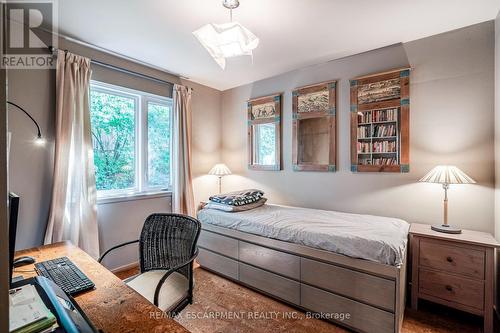 1 Hillcrest Court, Hamilton (Kirkendall), ON - Indoor Photo Showing Bedroom