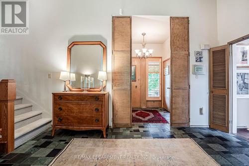 1 Hillcrest Court, Hamilton, ON - Indoor Photo Showing Other Room