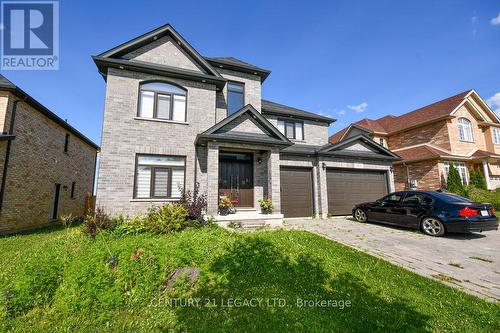 812 Jackpine Way, London, ON - Outdoor With Facade